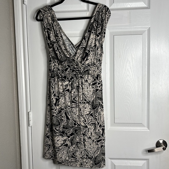 LOFT Black and Cream Floral Dress - Picture 3 of 3